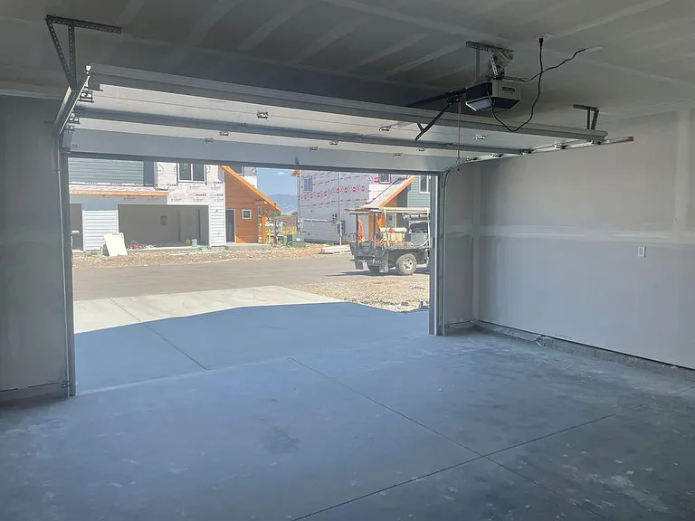 52 Black Label Way — Photo 17