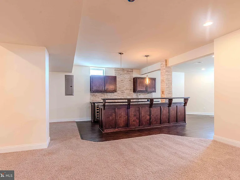 15316 Admiral Baker Cir — Photo 48
