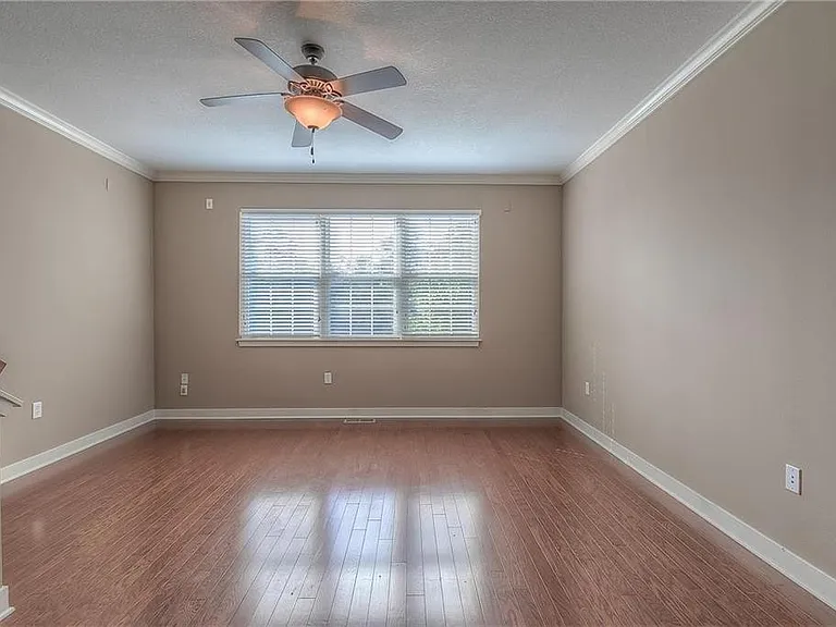 2804 Lake Ave — Photo 6