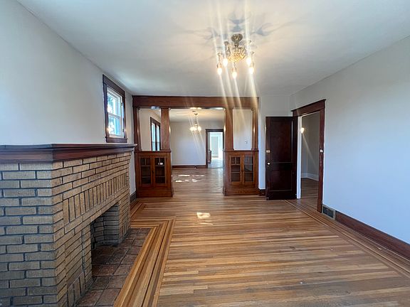 5th image of 1062 West Ave #2