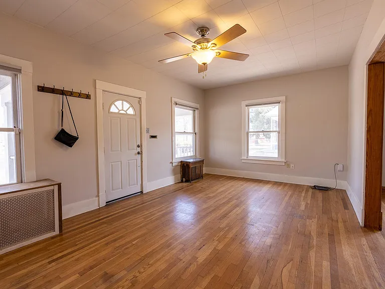 1211 E Boulder St — Photo 3