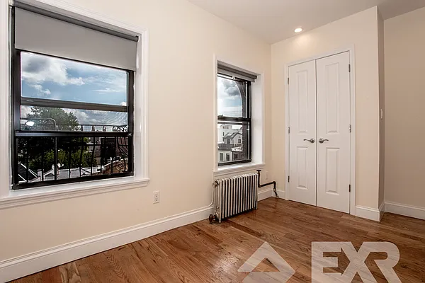 Rented by EXR | media 21