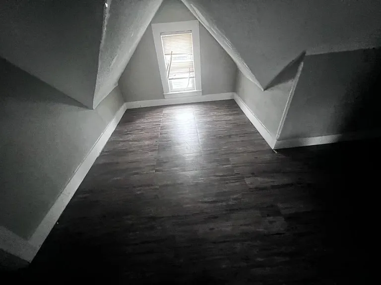 1 Undisclosed Address — Photo 6