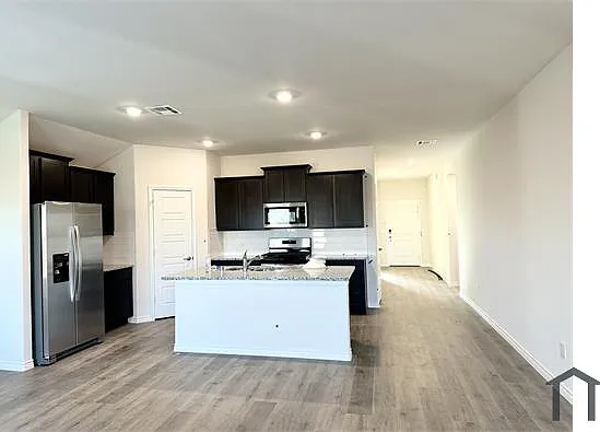 7404 Alfriston Pl — Photo 3