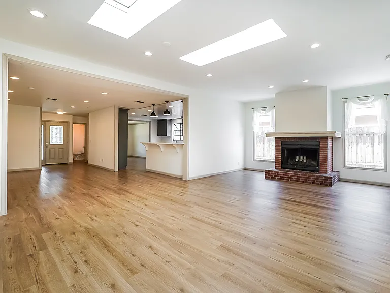 6500 Lockhurst Dr — Photo 9