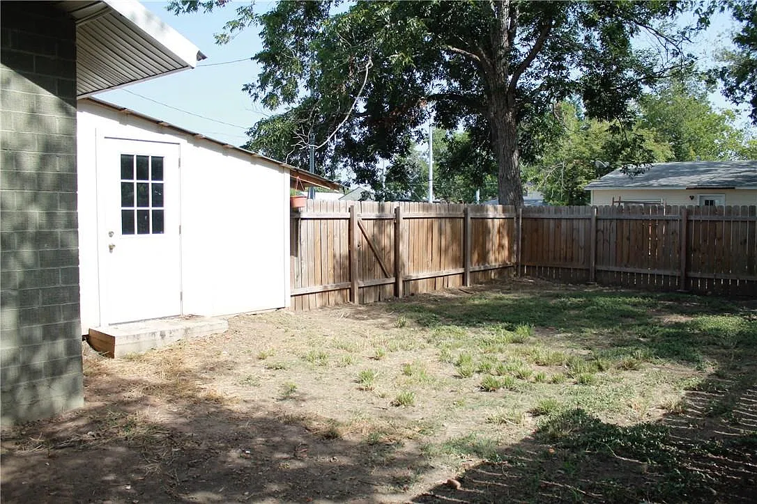 2 bed, 1.0 bath, 800 sqft, $1,400 — Photo 4