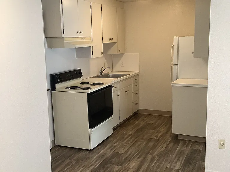2360 Yale Ave E #5 — Photo 4