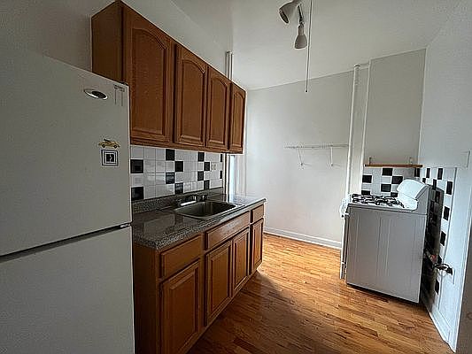1st image of 302 Eastern Pkwy APT 2F