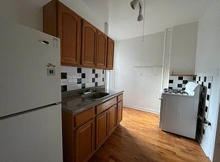 302 Eastern Pkwy APT 2F, Brooklyn, NY 11225