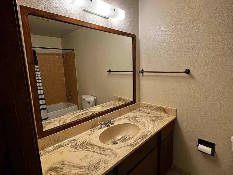 643 Travis Dr — Photo 10