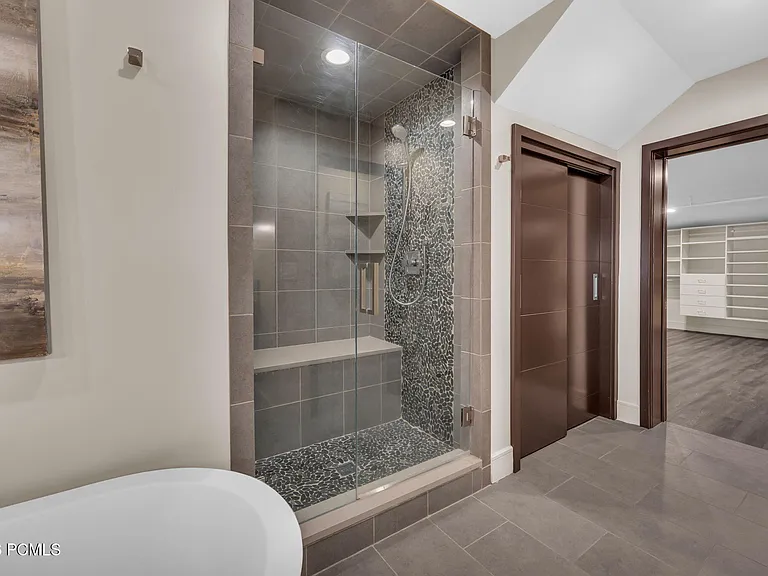 1200 W Lori Ln #C15 — Photo 15