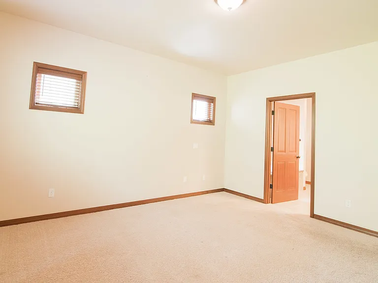 5565 Old Settler Dr — Photo 12