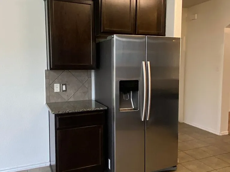 6011 Ambrose Cir — Photo 8