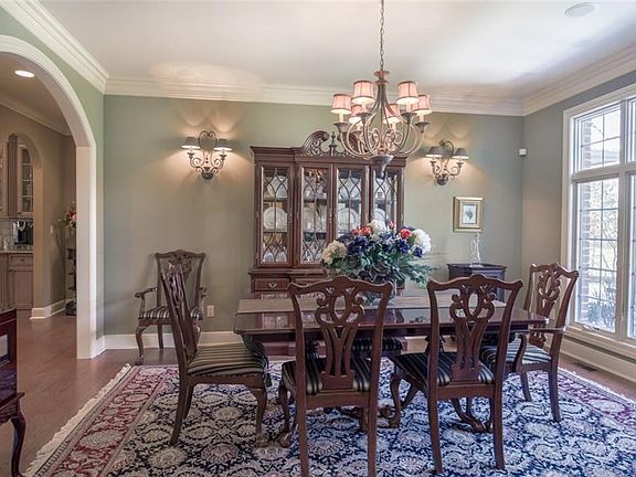 5th image of 9460 Bay Hill Dr NE