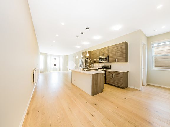 4th image of 949 Fell St APT 6