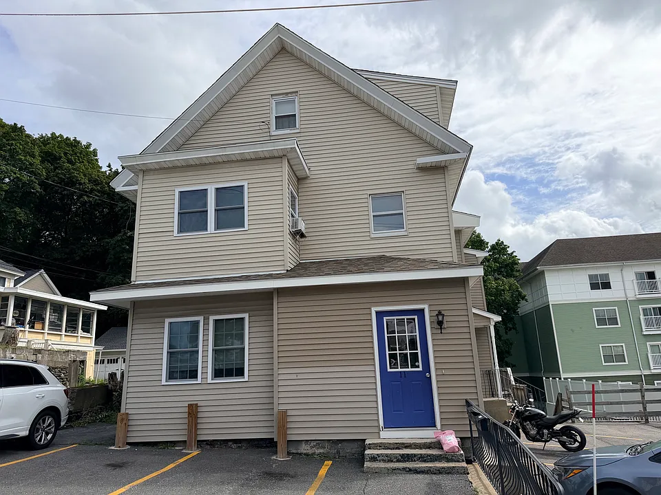 11 High St #1