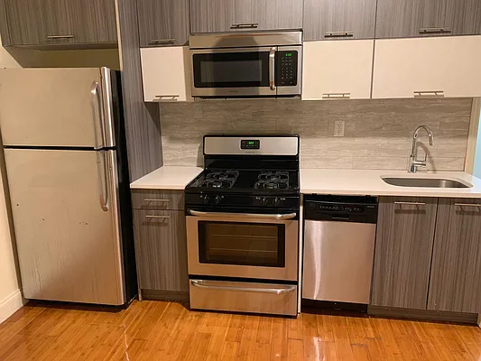 Rented by Premier Metro Realty Corp | media 11