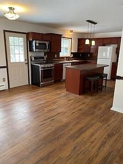 4th image of 134 Hannibal St