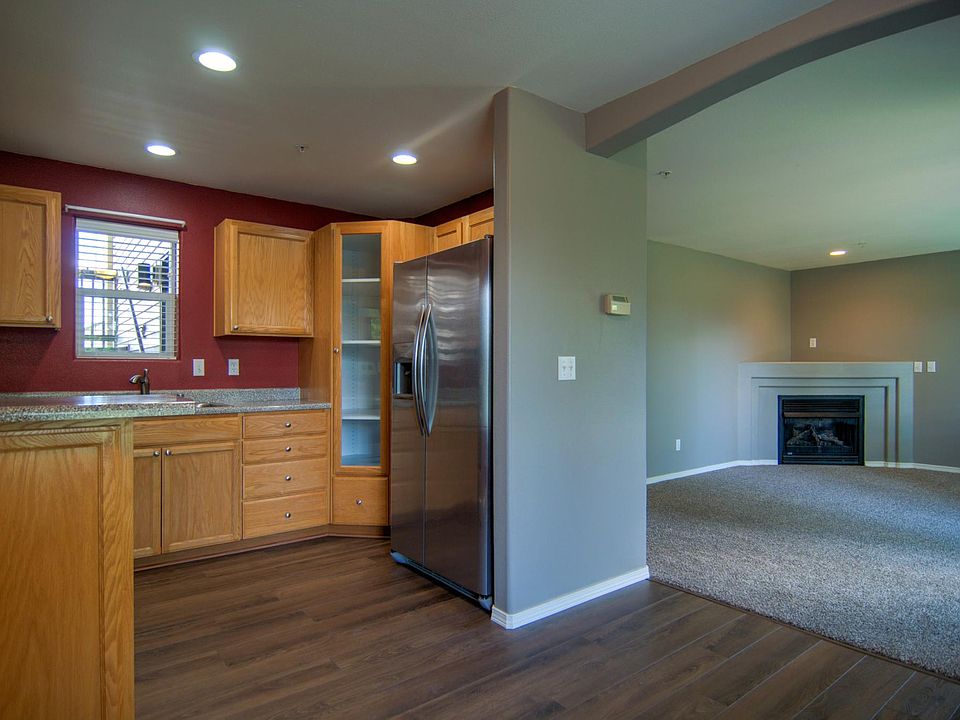 1st image of 5284 NE 121st Ave