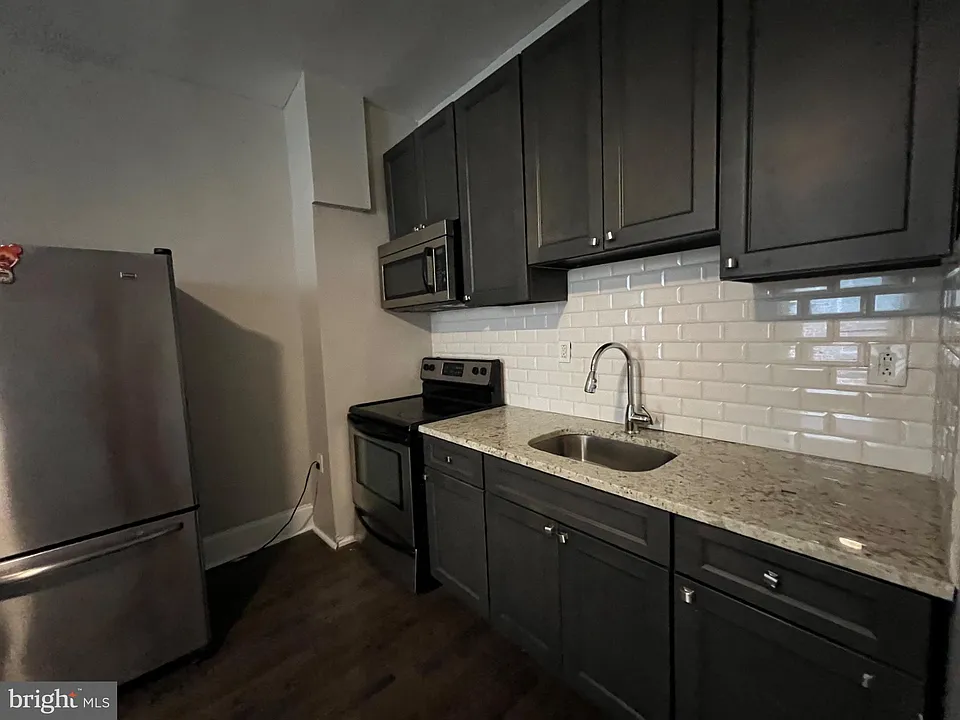 521 S 41st St #1R