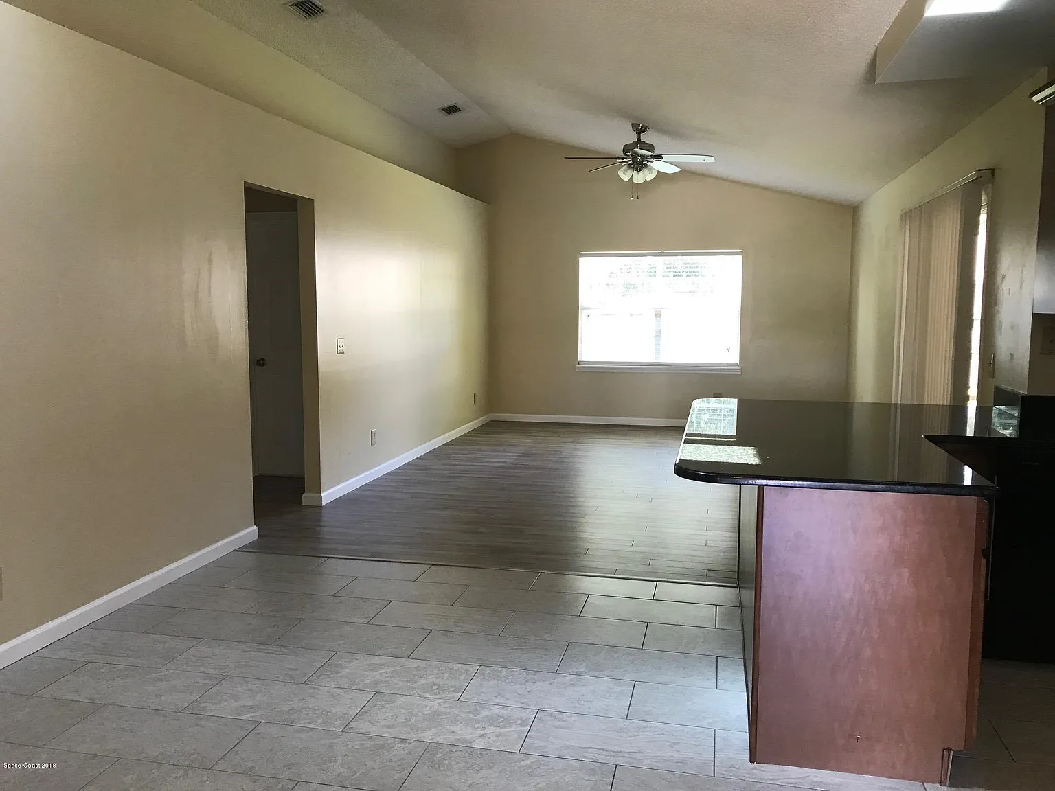 3 bed, 2.0 bath, 1696 sqft, $2,500 — Photo 3