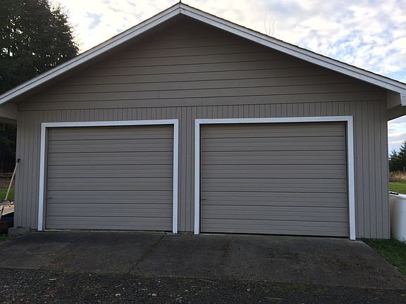 Detached garage