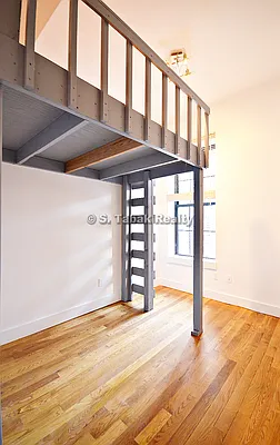 Rented by Sam Tabak | media 33