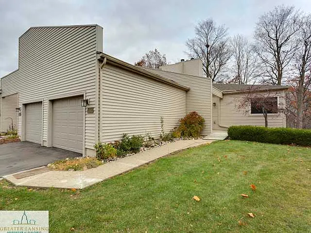 1102 S Ridge Rd photo 1