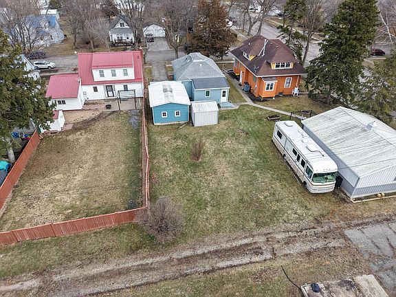 3rd image of 403 4th St