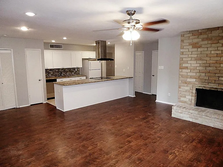 4406 Kinloch Dr — Photo 9