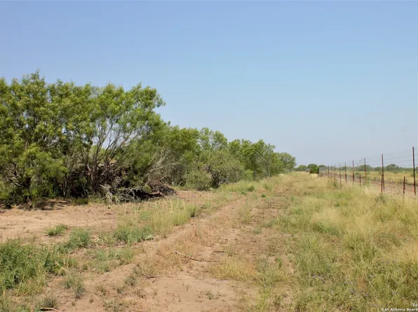 2424 CR 310 Lot 2, Jourdanton, TX 78026