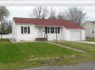 427 W 2nd St, Trenton, IL