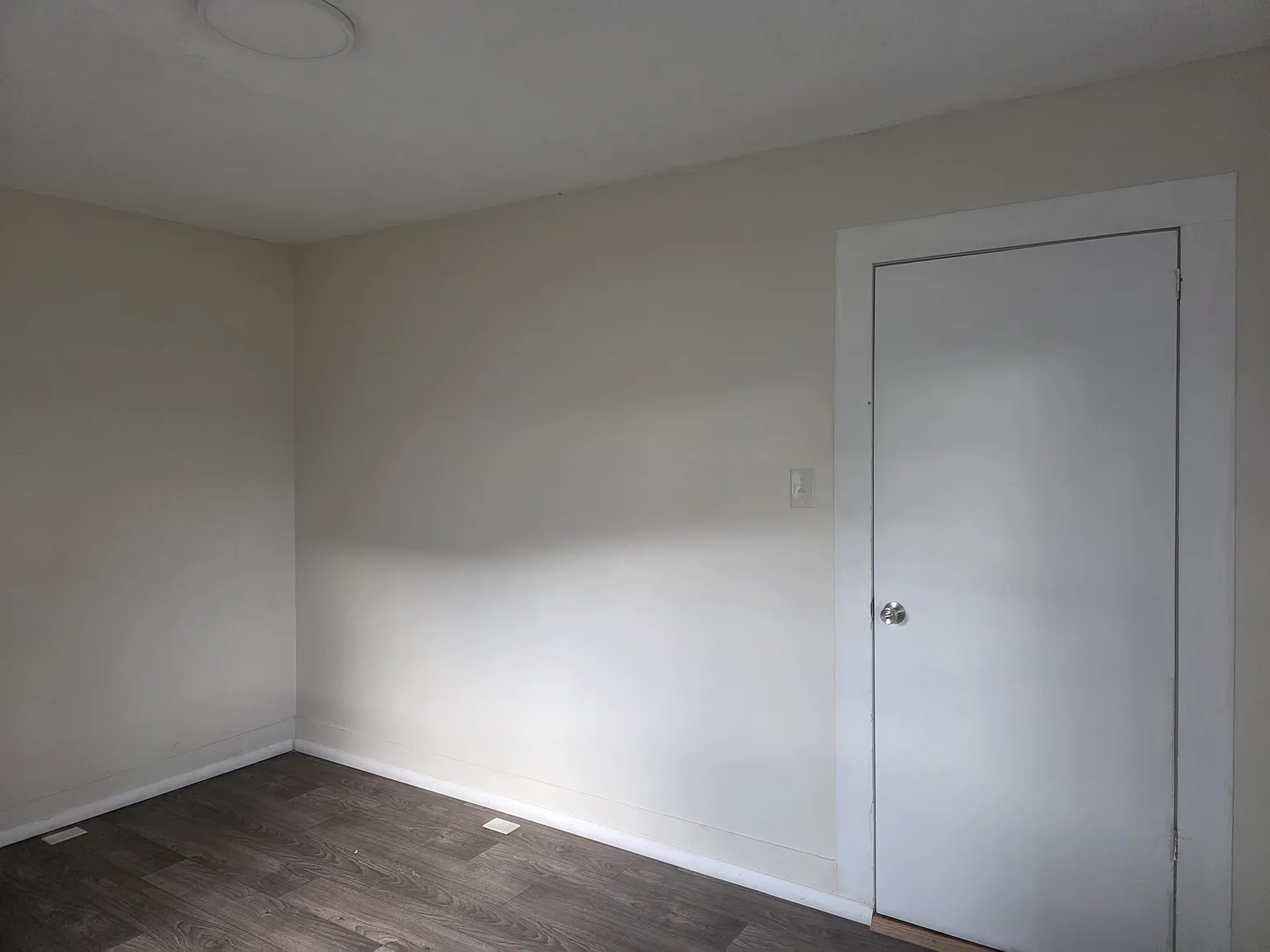 4 bed, 1.5 bath, 2500 sqft, $1,250 — Photo 3