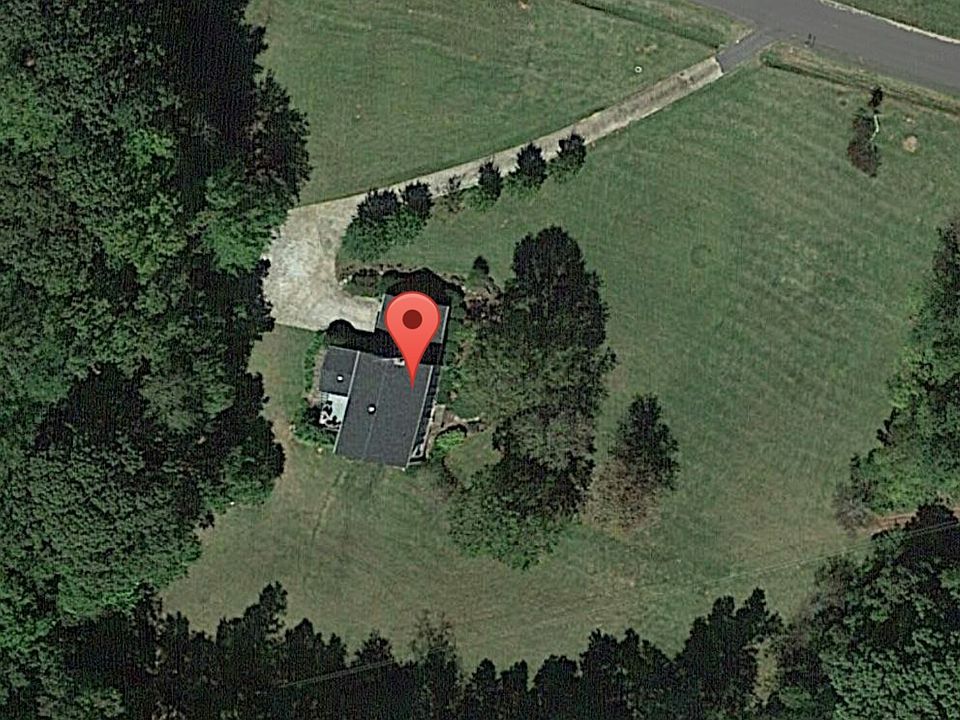 2nd image of 127 Lakewood Acres Dr