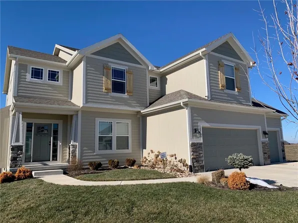 10760 N Hickory Ct, Kansas City, MO 64155