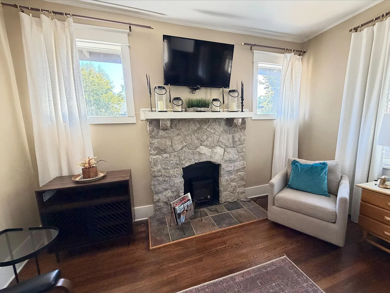 2 bed, 1.0 bath, 1814 sqft, $1,750 — Photo 4
