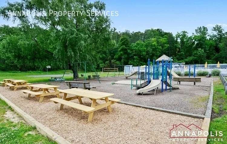 449 Alfreton Ct — Photo 30