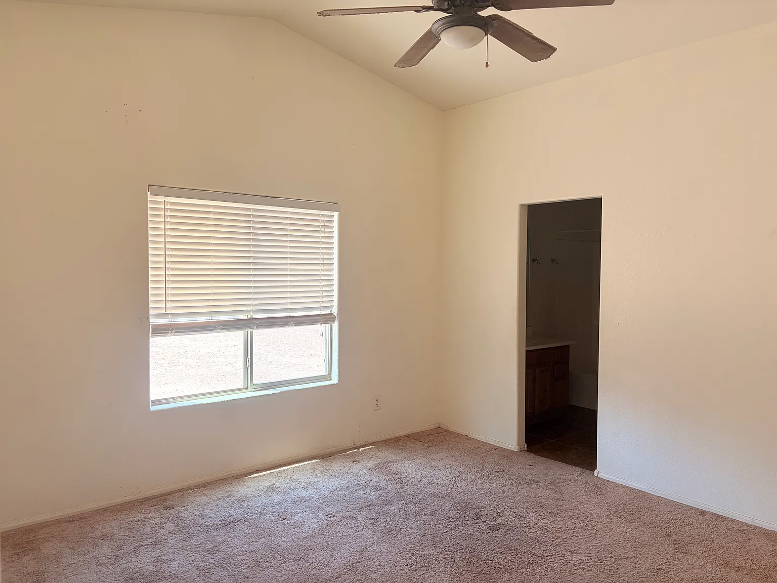 4 bed, 1480 sqft, $1,600 — Photo 4