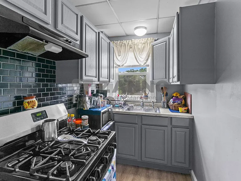 121 Farmington Ave #3 — Photo 3