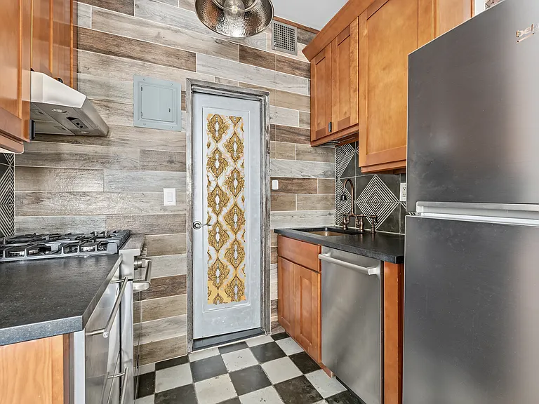 331 W 89th St #2B — Photo 6