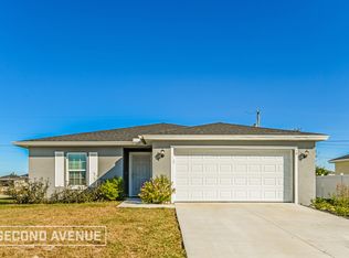 1909 NE Juanita Pl, Cape Coral, FL 33909
