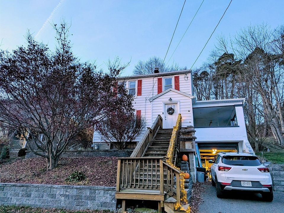 1st image of 28 Sunset Dr
