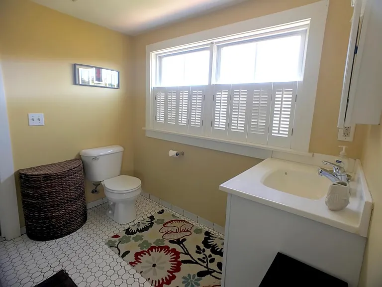 25 Briarwood Ave #B — Photo 7