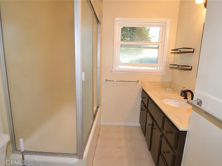 21510 Ellinwood Dr — Photo 12