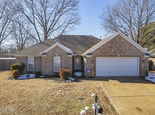 9 Grove Hill Ln, Jackson, TN 38305