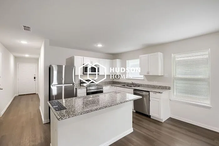 419 Shorty St — Photo 6