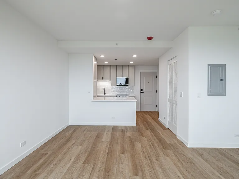 The Nest at Lincoln Park West — Photo 19