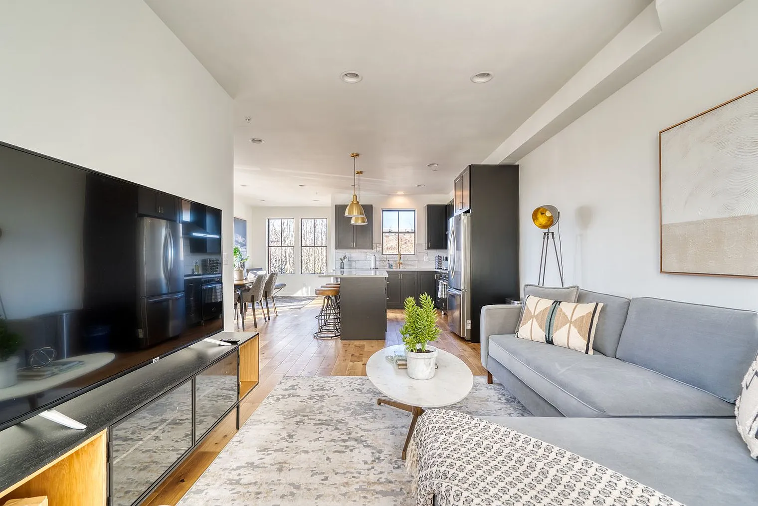 2 bed, 2.0 bath, 2045 sqft, $3,490 — Photo 2