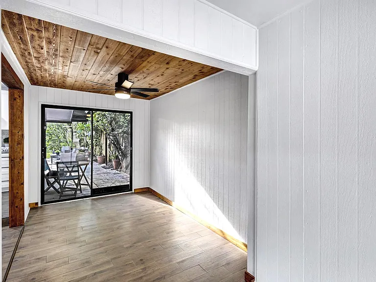 502 S Highland Ave — Photo 8