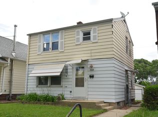 2156 S 71st St, West Allis, WI 53219